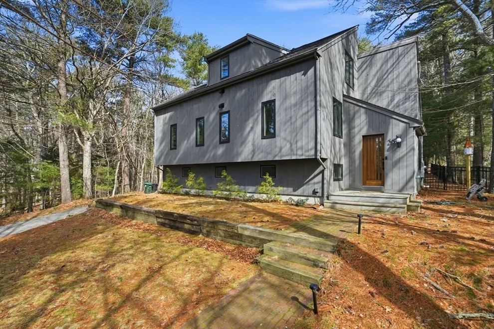 Unit for sale at 29 Shepherds Path, Marshfield, MA 02050