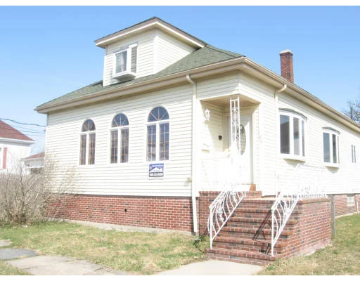 Unit for sale at 165 Frank St, New Bedford, MA 02740