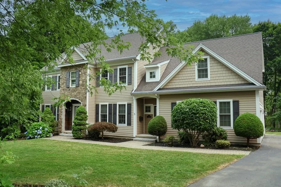 Unit for sale at 5 Merriam Avenue, Shrewsbury, MA 01545