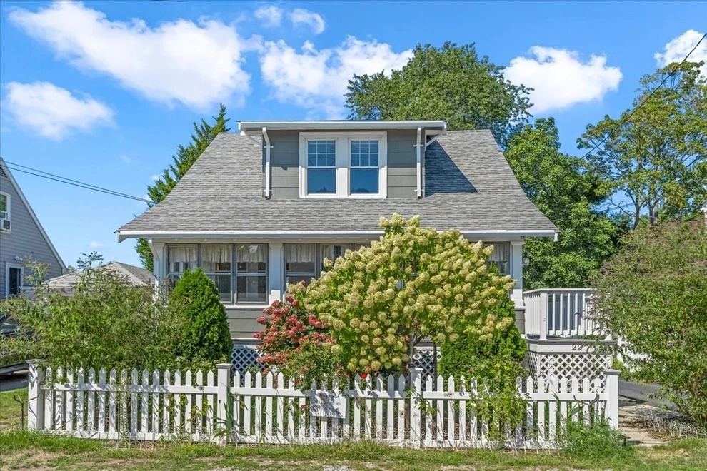 Unit for sale at 22-24 Leonard Rd, Weymouth, MA 02191