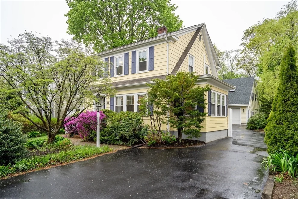 Unit for sale at 447 Waltham St, Lexington, MA 02421