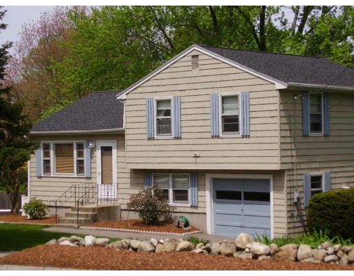 Unit for sale at 679 Oak St, Franklin, MA 02038