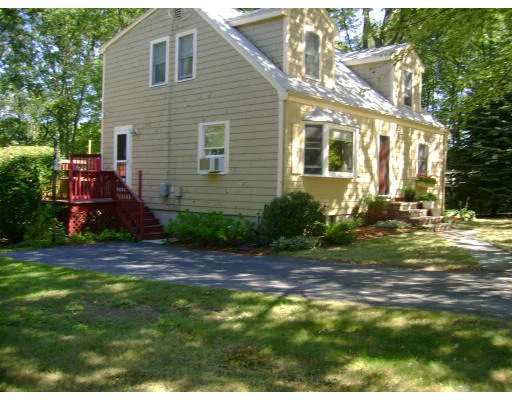 Unit for sale at 1 Hiawatha Rd., Woburn, MA 01801