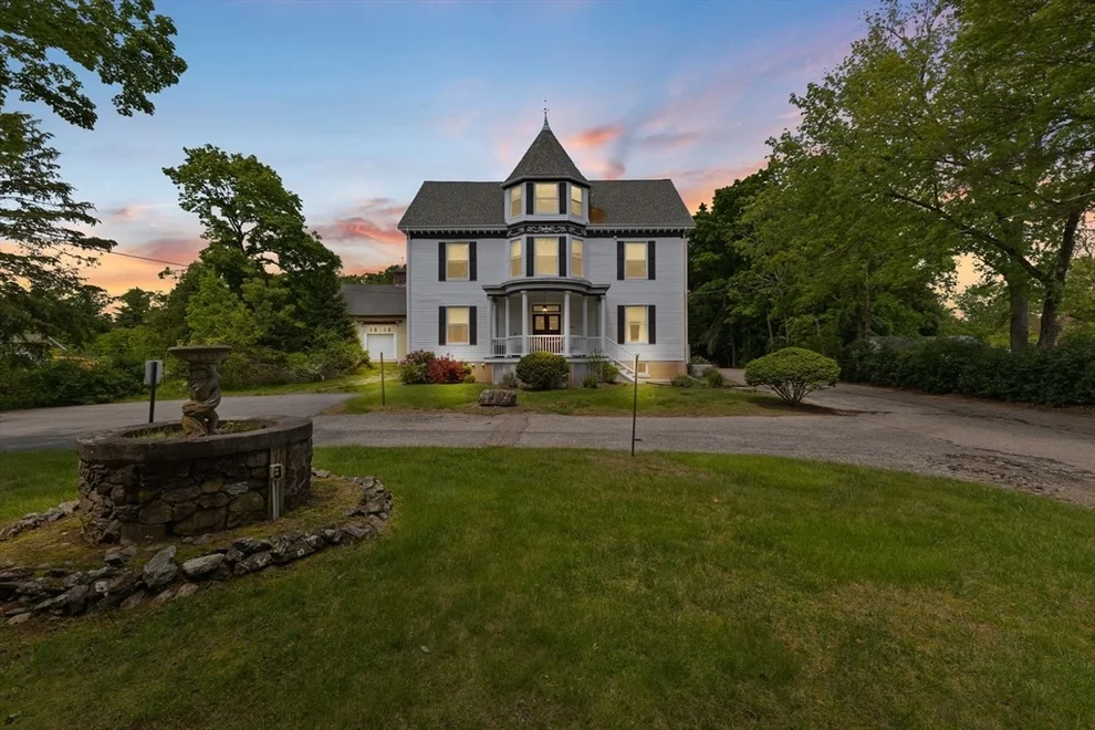 Unit for sale at 543 Newport Ave, Attleboro, MA 02703