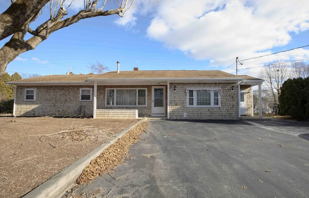 Unit for sale at 158 Slocum Rd, Dartmouth, MA 02747