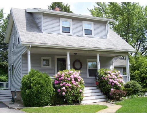 Unit for sale at 463 Pleasant St, Weymouth, MA 02190