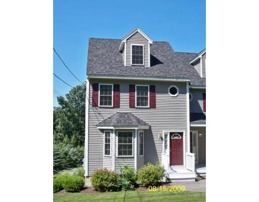Unit for sale at 517 Waverly Rd, North Andover, MA 01845