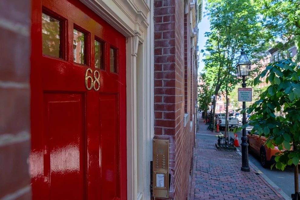 Unit for sale at 68 Phillips St, Boston, MA 02114