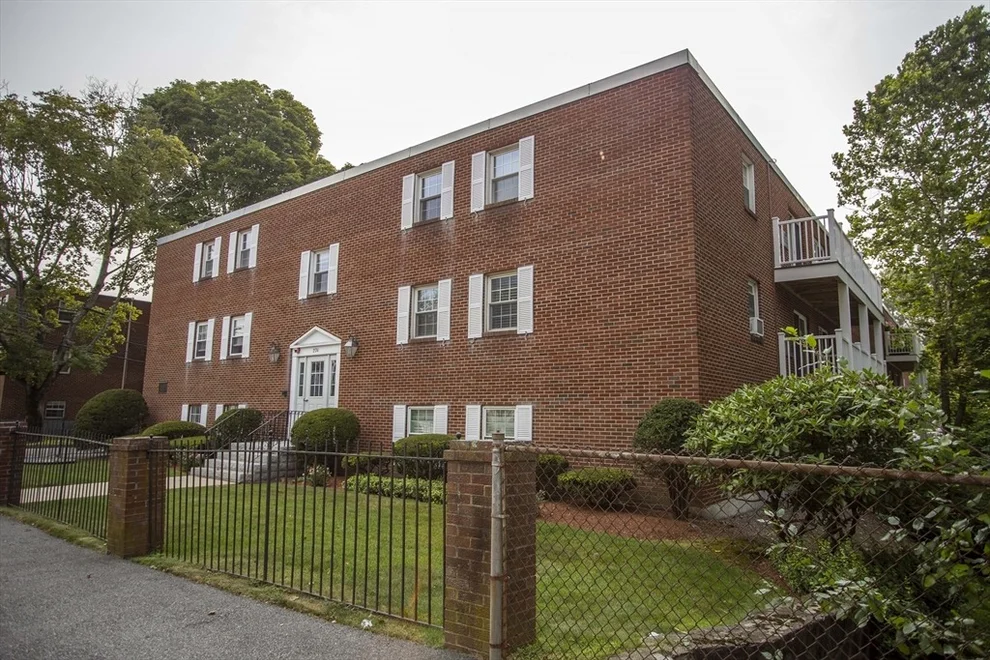 Unit for sale at 276 Albion Street, Wakefield, MA 01880