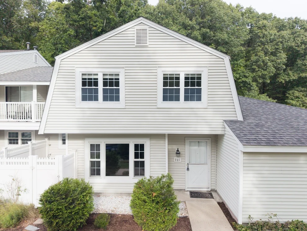 Unit for sale at 701 Edgebrook Dr, Boylston, MA 01505