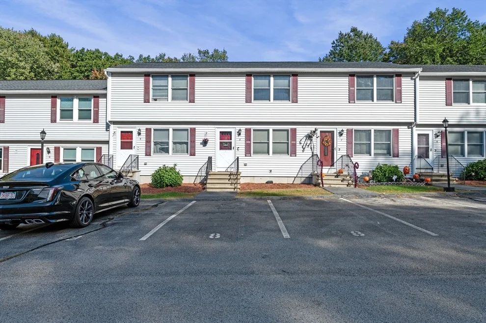 Unit for sale at 91 Donohue Rd, Dracut, MA 01826