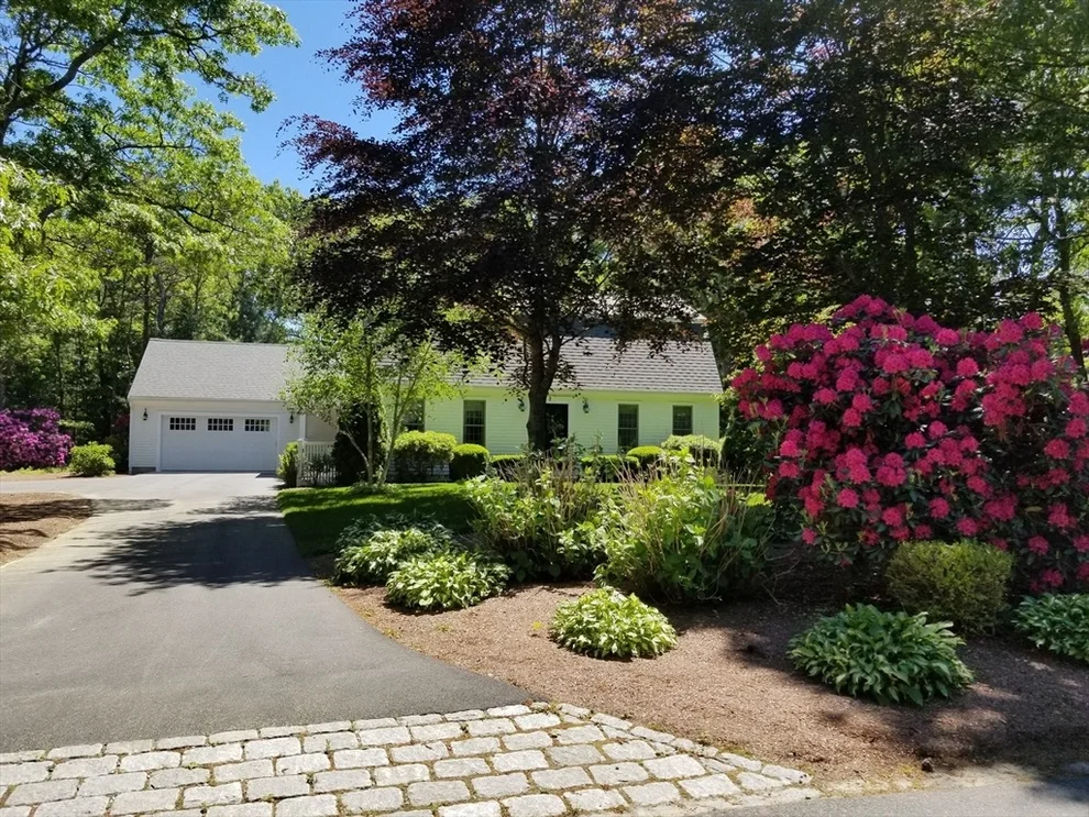 Unit for sale at 85 Clamshell Cove Rd, Barnstable, MA 02635