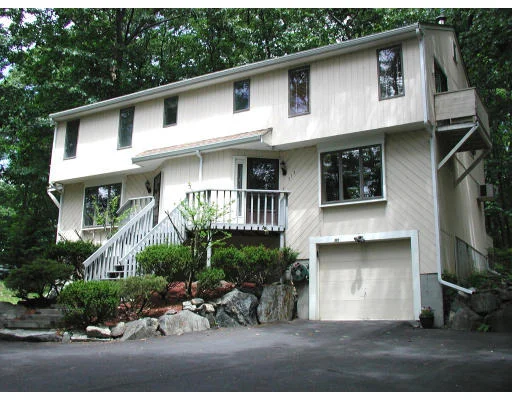 Unit for sale at 313 Maple Ave, Shrewsbury, MA 01545