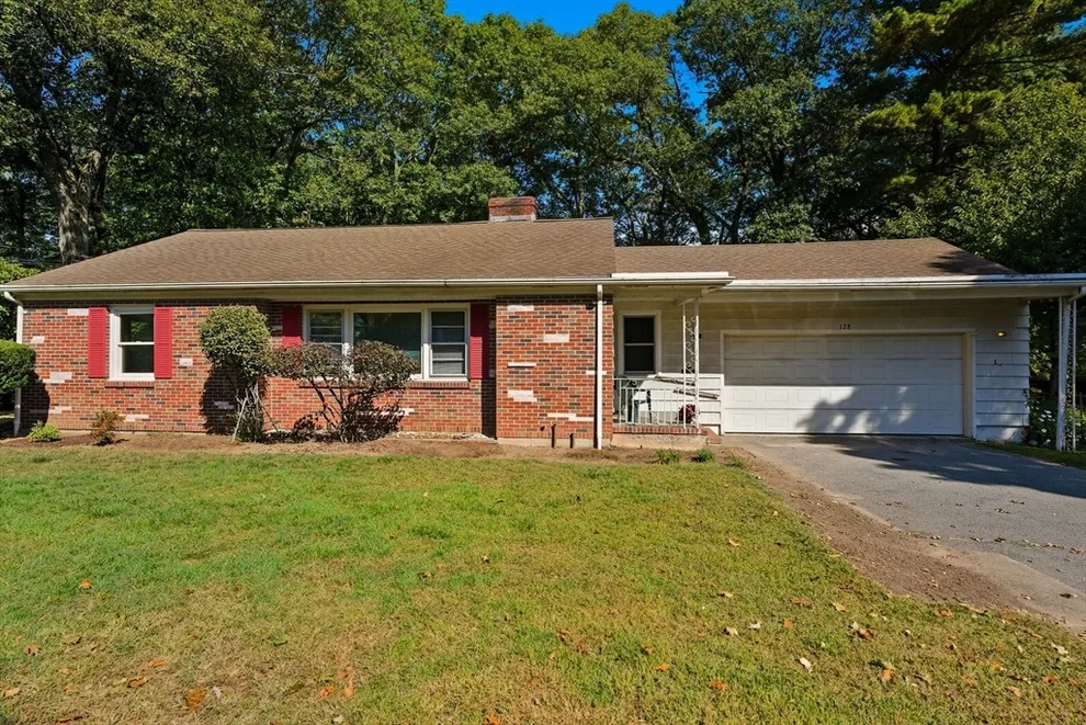 Unit for sale at 128 Warren Rd, Framingham, MA 01702