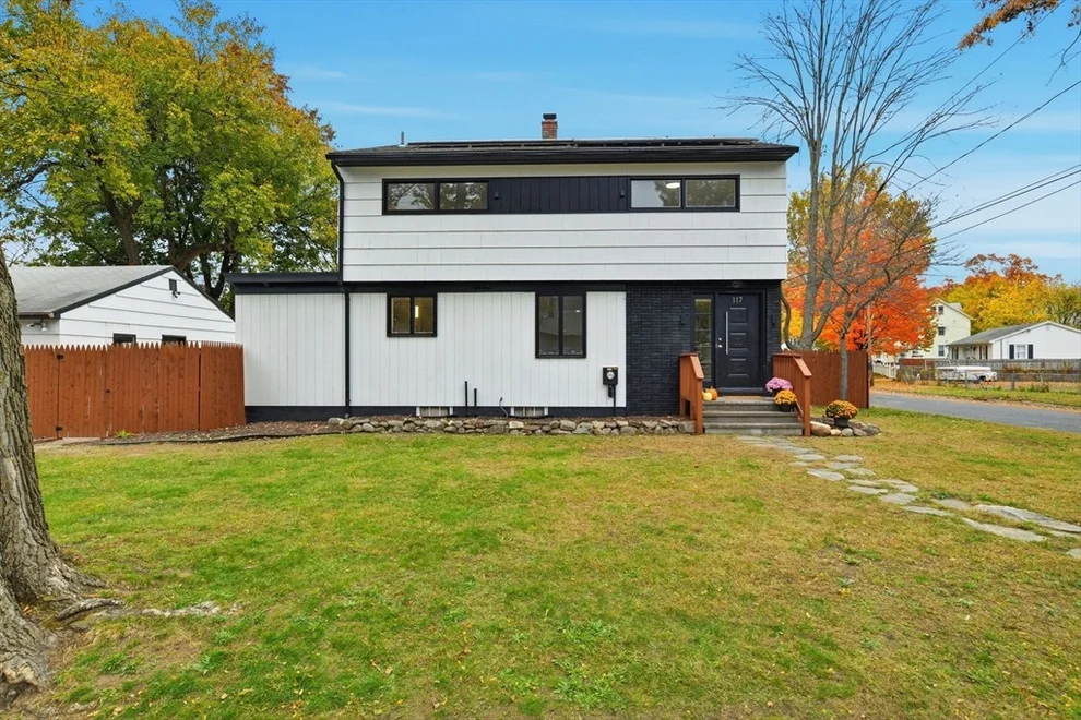 Unit for sale at 117 Middle St, Springfield, MA 01104