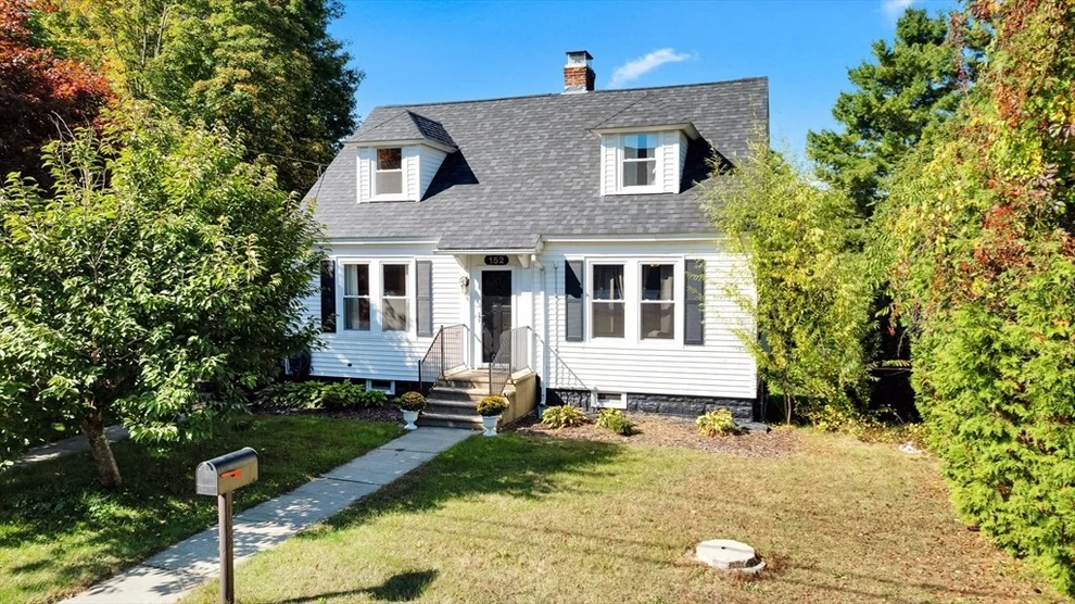 Unit for sale at 152 North St, Ware, MA 01082
