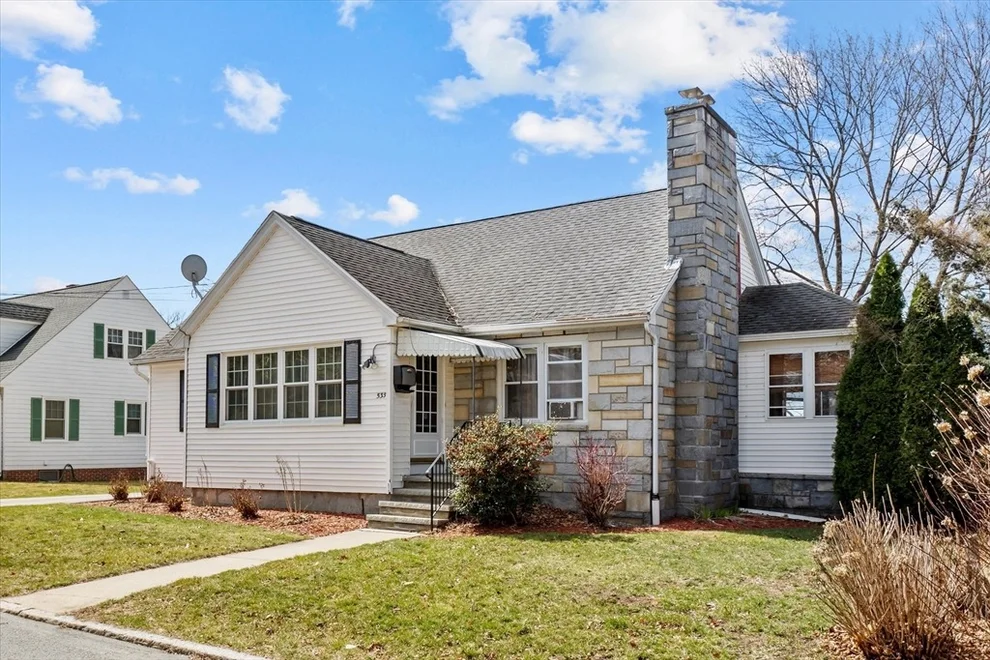 Unit for sale at 535 High St, Lowell, MA 01852