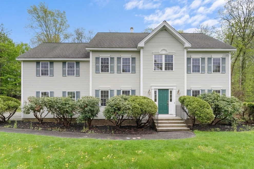 Unit for sale at 35 Fort Pond Hill Rd, Littleton, MA 01460
