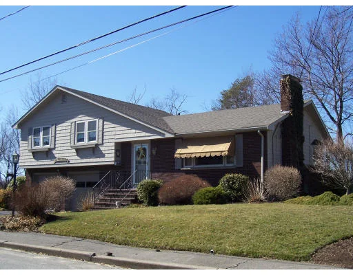 Unit for sale at 29 Oak Ridge Circle, Weymouth, MA 02188