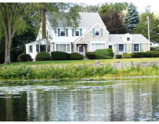 Unit for sale at 28 Willow Lane, Weymouth, MA 02189