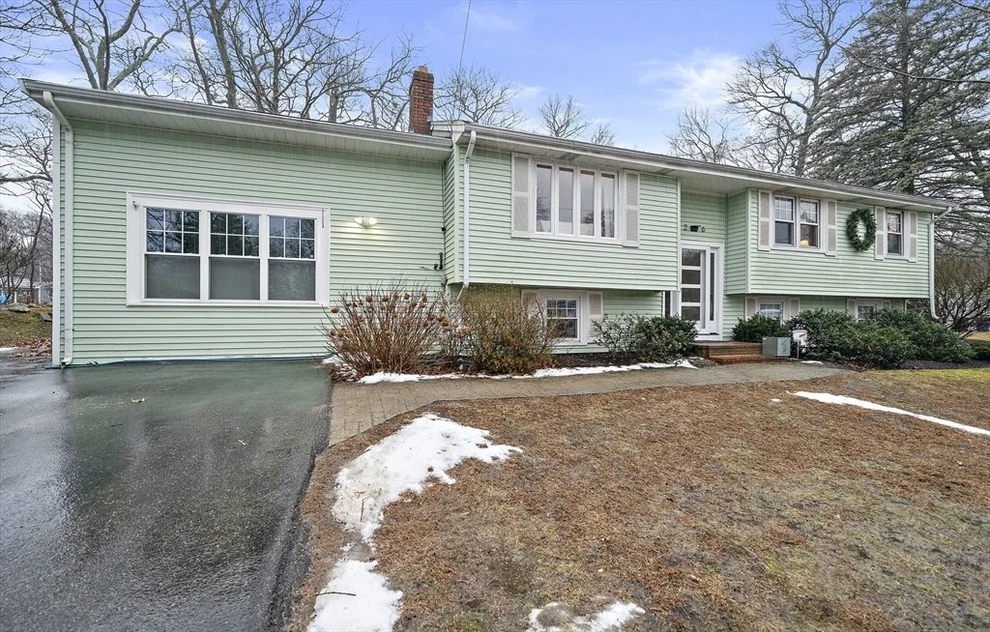 Unit for sale at 26 Sun Valley Dr, Braintree, MA 02184