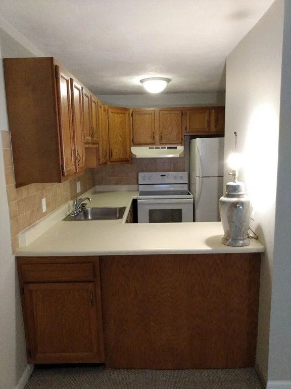 Unit for sale at 616 Boston Post Rd E, Marlborough, MA 01752
