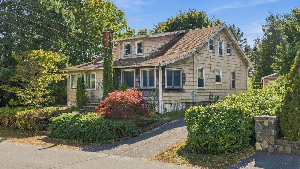 Unit for sale at 126 Village Street, Marblehead, MA 01945