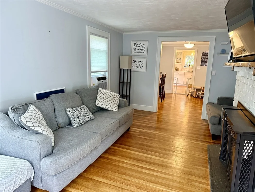 Unit for sale at 28 Columbus Ave, Saugus, MA 01906