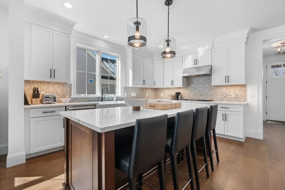 Unit for sale at 4 Pioneer Rd, Framingham, MA 01701
