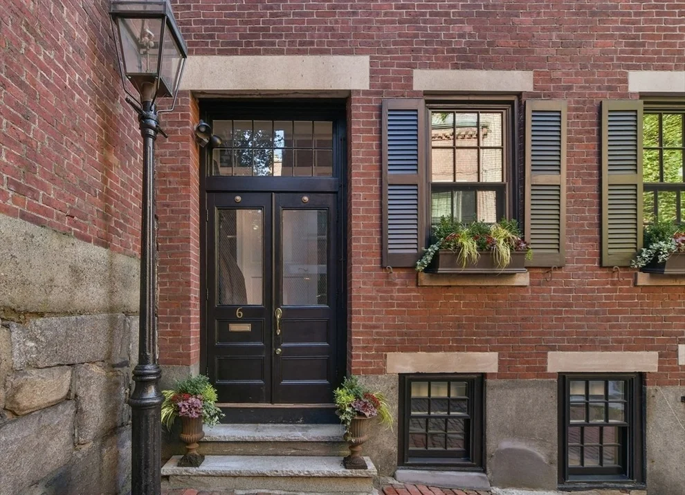 Unit for sale at 6 Strong Pl, Boston, MA 02114