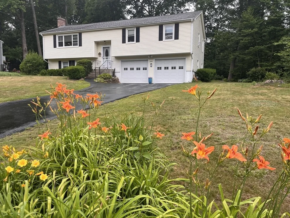 Unit for sale at 201 Swift Rd, Northbridge, MA 01588