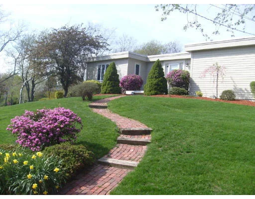 Unit for sale at 9 Bel Air Rd, Hingham, MA 02043