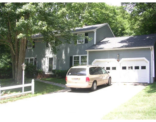 Unit for sale at 415 Oakland Pkwy, Franklin, MA 02038