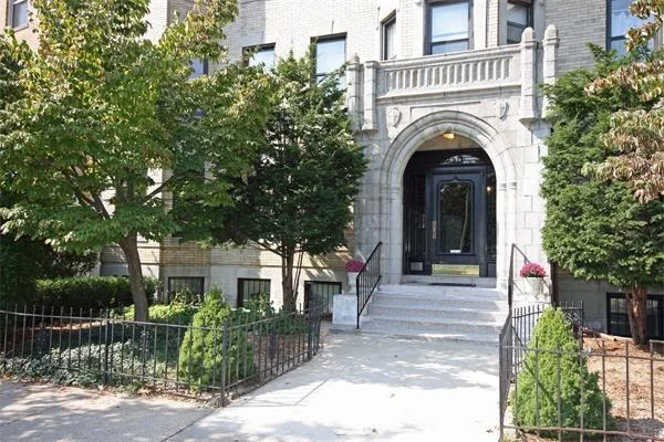 Unit for sale at 51 Park Dr, Boston, MA 02215