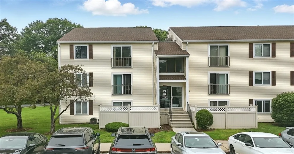 Unit for sale at 49 Village Brook Ln, Natick, MA 01760