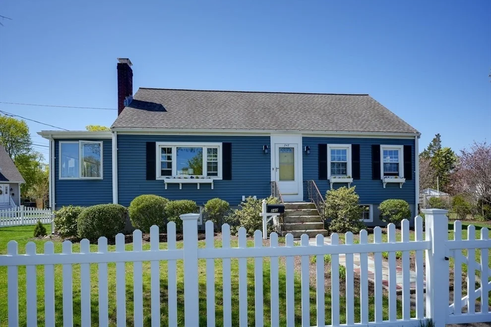 Unit for sale at 242 Furnace Brook Pkwy, Quincy, MA 02169