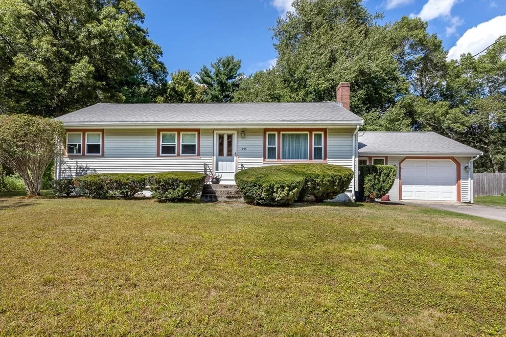 Unit for sale at 295 Lincoln St, Easton, MA 02356