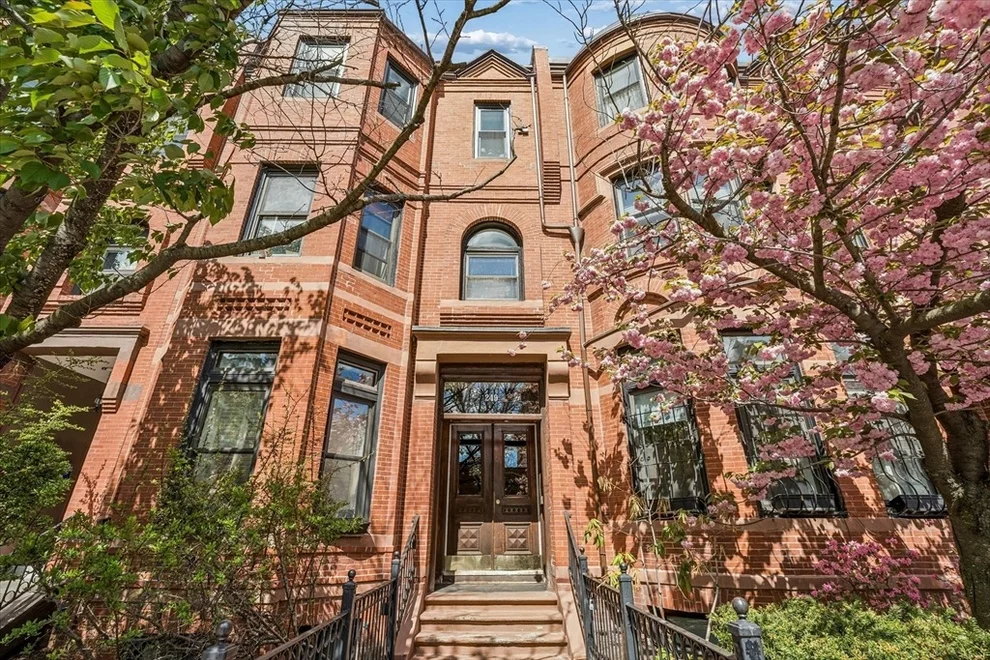 Unit for sale at 249 W Newton St, Boston, MA 02116