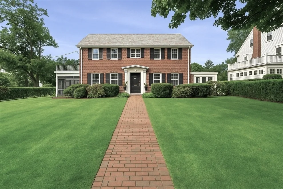 Unit for sale at 929 Commonwealth Ave, Newton, MA 02459