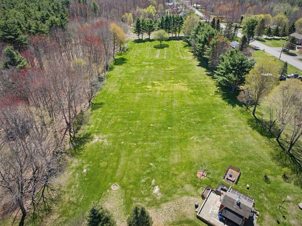 Unit for sale at 136 Chapel St, Gardner, MA 01440