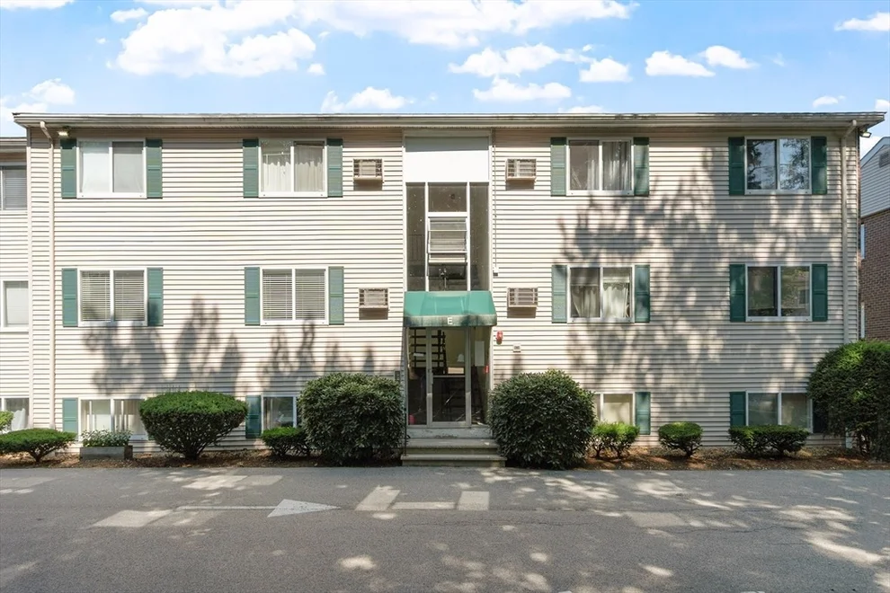 Unit for sale at 16 Appleton Park, Ipswich, MA 01938