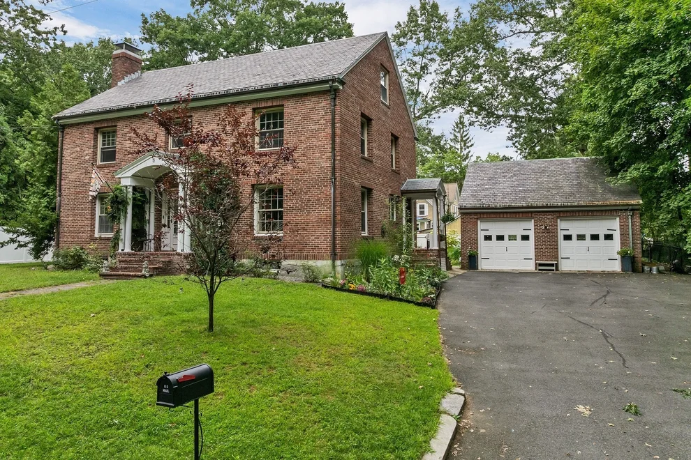 Unit for sale at 5 Grant St, Chelmsford, MA 01863