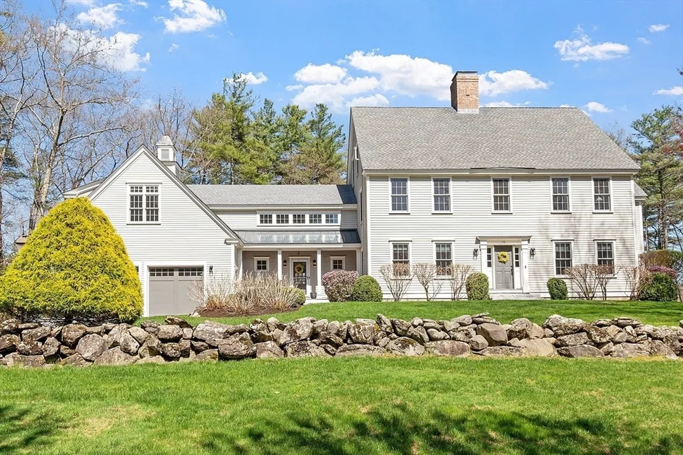 Unit for sale at 16 Applegrove Ln, Carlisle, MA 01741
