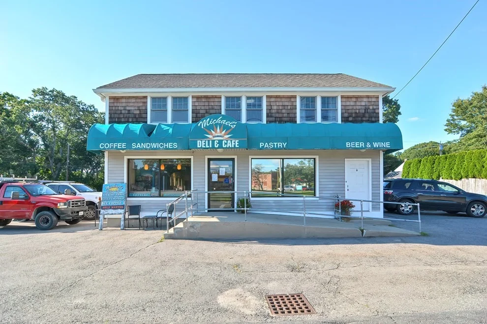 Unit for sale at 305 Shears St, Wrentham, MA 02093