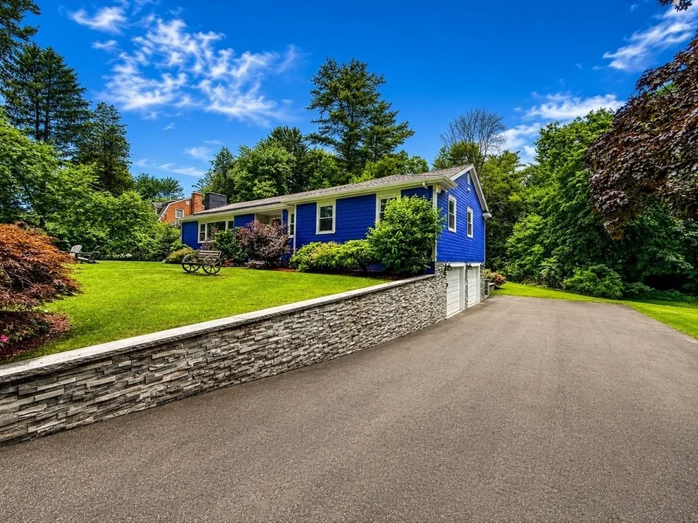 Unit for sale at 411 Pleasant St, Framingham, MA 01701