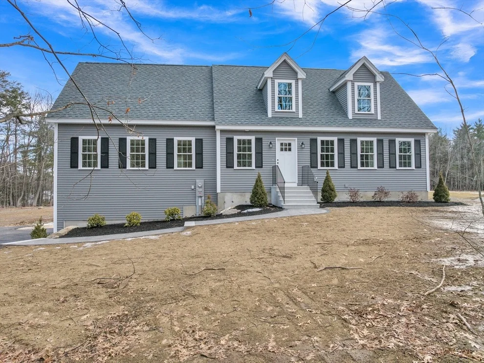 Unit for sale at 116 Townsend Harbor Rd, Lunenburg, MA 01462