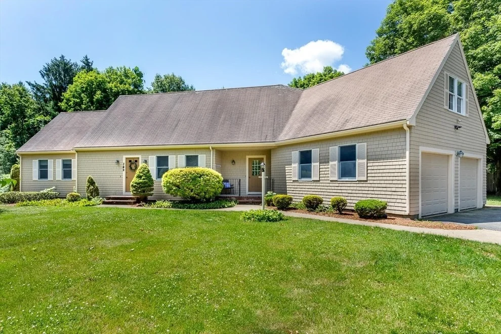 Unit for sale at 140 Grace Ln, Stoughton, MA 02072