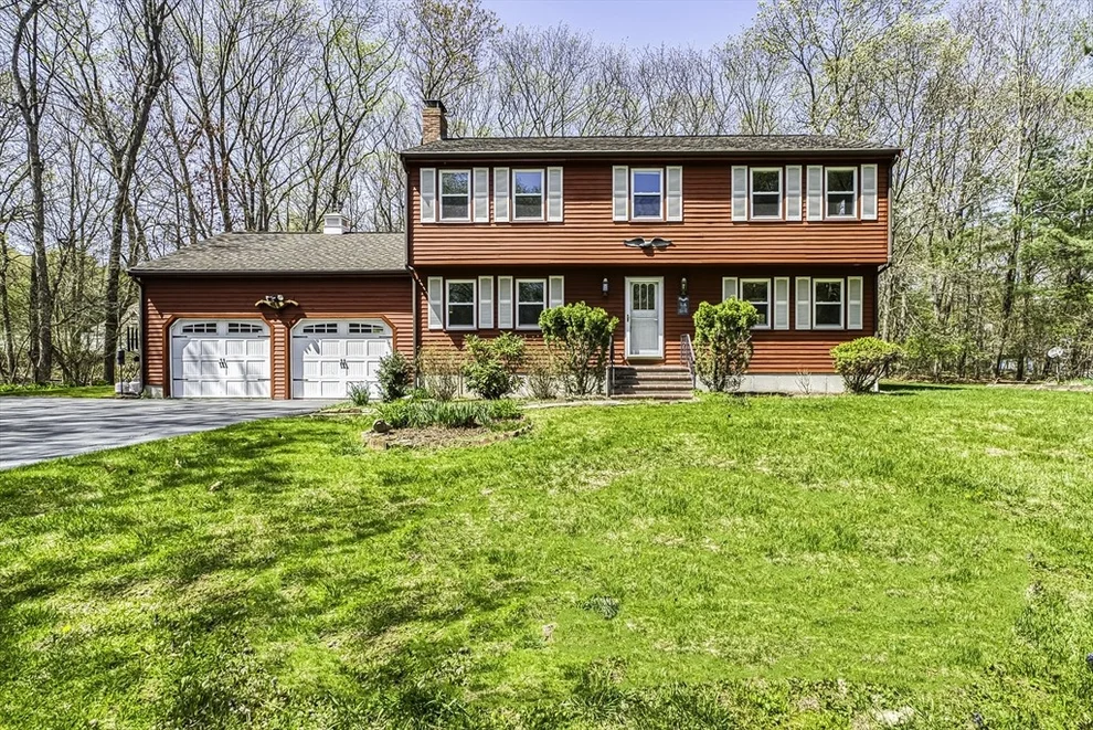 Unit for sale at 14 Morningside Ln, Foxboro, MA 02035