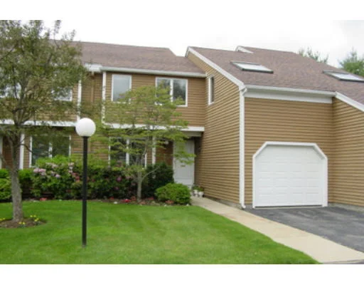 Unit for sale at 3 Heathwood Lane, Brookline, MA 02467
