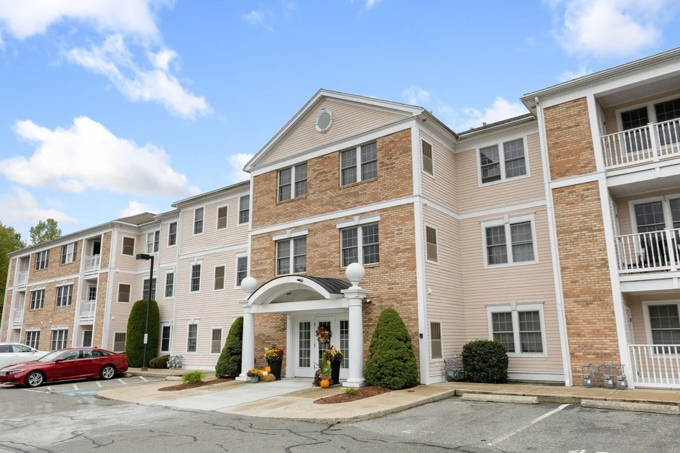 Unit for sale at 1 Millbrook Lane, Wakefield, MA 01880